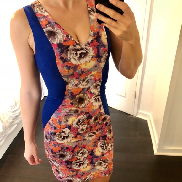 NWOT SKIES ARE BLUE Floral & Blue Bodycon Dress - Picture 1 of 6